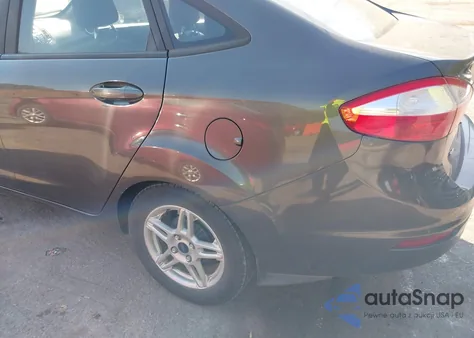 2018 Ford Fiesta Se z USA, uszkodzony, nr VIN 3FADP4BJ1JM109727